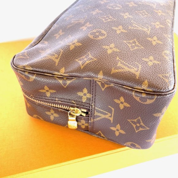 LOUIS VUITTON MONOGRAM TROUSSE TOILETTE 28 CLUTCH - Picture 7 of 13